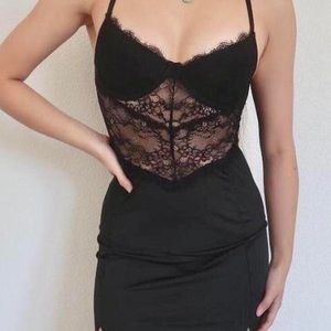 Black lace corset maxi dessert!